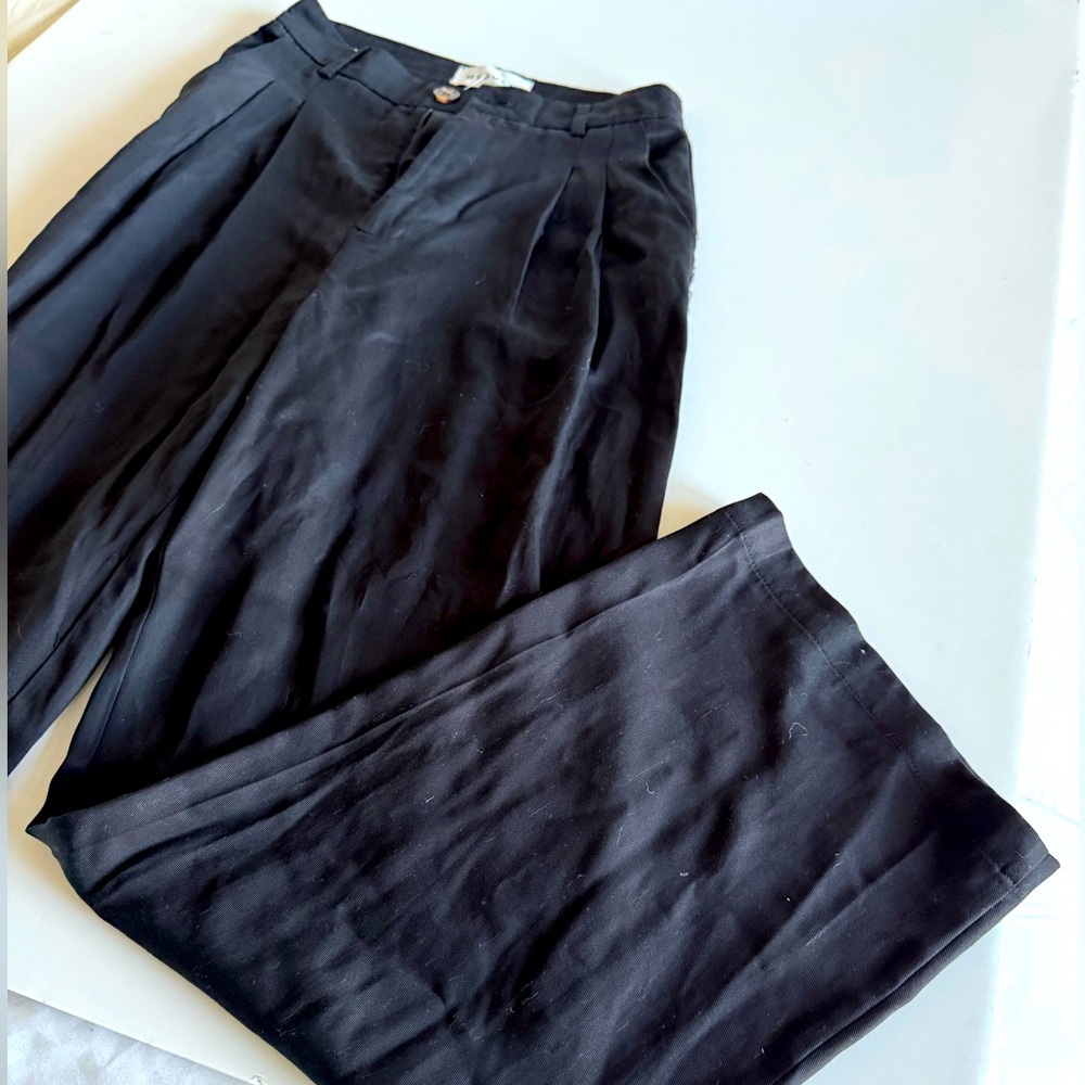 MED USA S Pants, Black pleated front pockets each side, high waist, wide leg NWT
